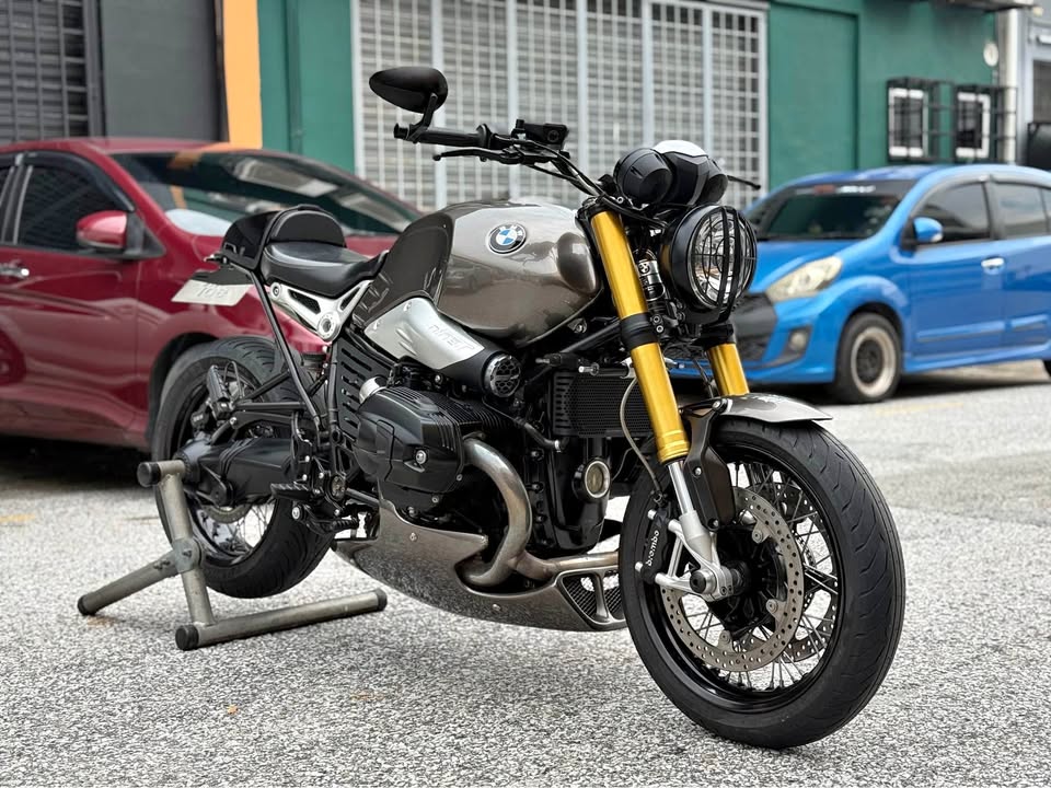 BMW r nine t