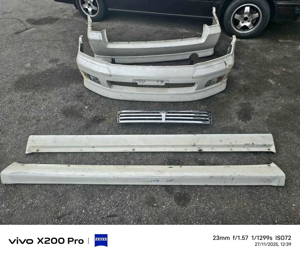 Mitsubishi Grandis chariot N84w gdi bumper side skirt complete bpn blkg