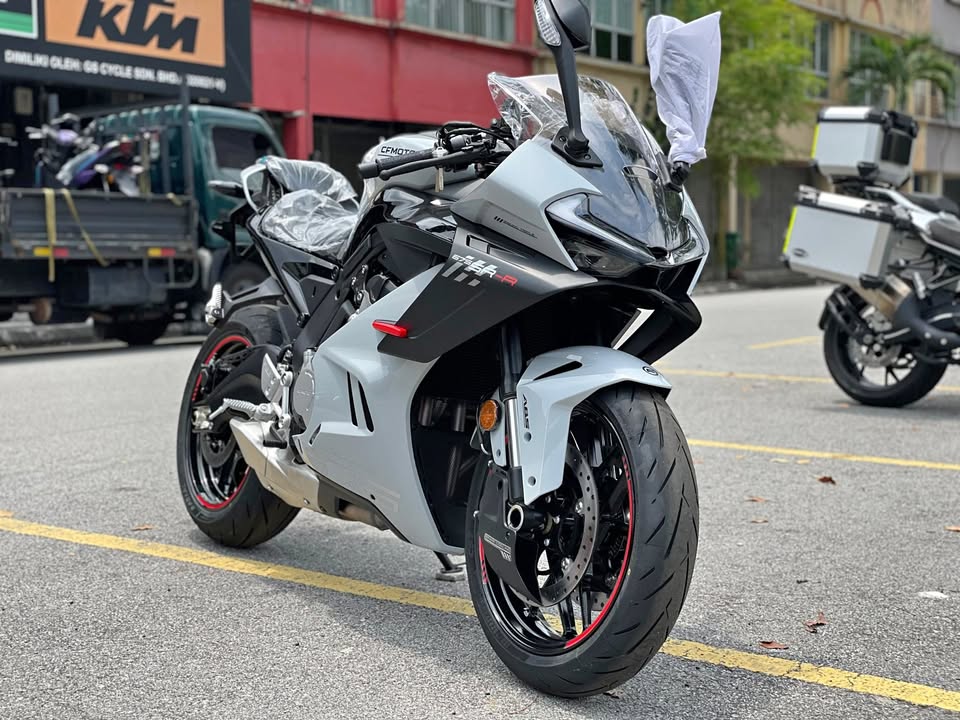 2025 CFMOTO 675 sr-r / cf moto 675 sr ‼️free delivery‼️low depo