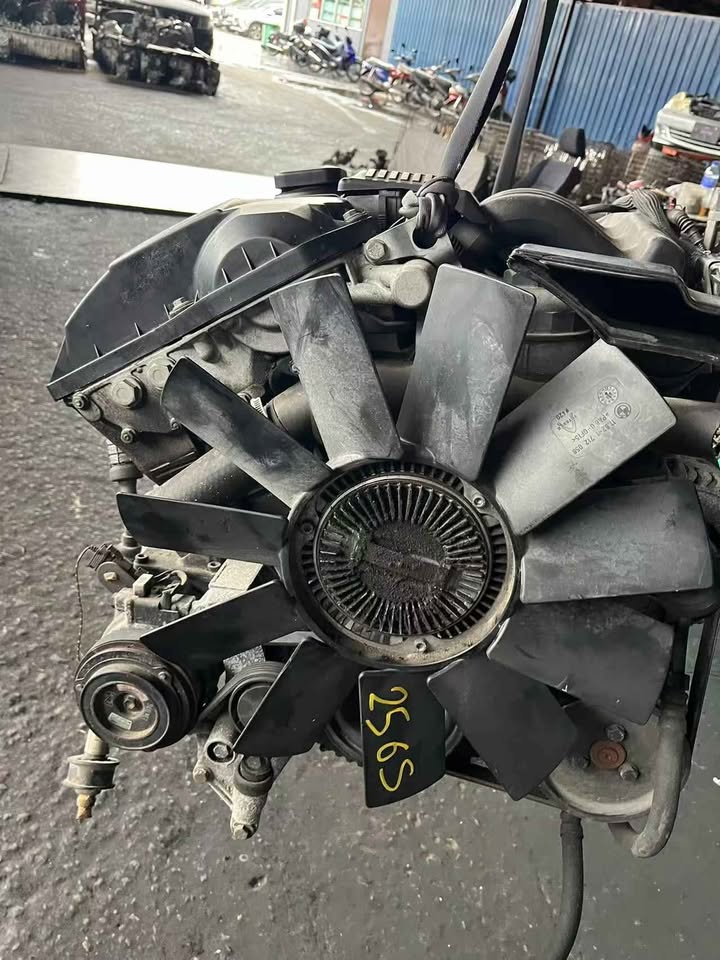 Bmw E39 and e46 2. 5 s/v engine complete for parts