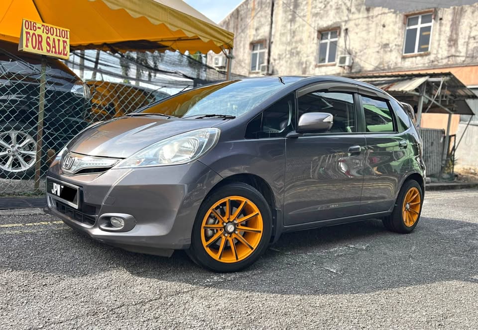 2014 HONDA JAZZ GE 1.3 H AUTO (FULL LOAN BOLEH)