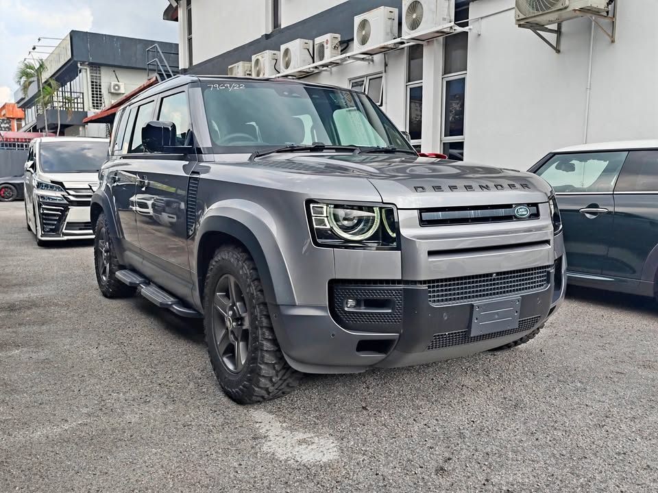 2022 Land Rover defender 110 2.0 p300 air-sus low mileage unreg