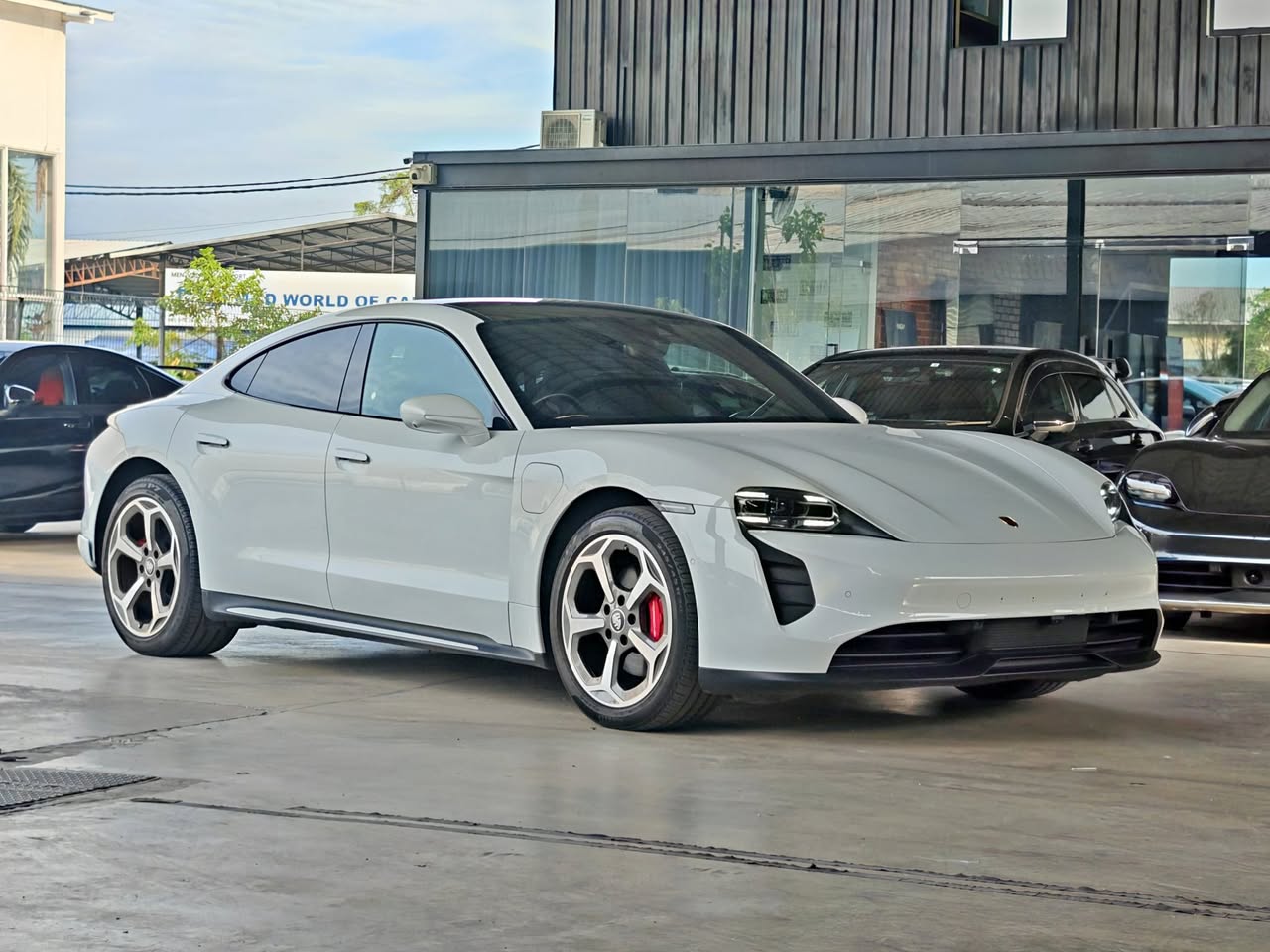 2020 Porsche taycan 4s 93kwh uk high spec unreg