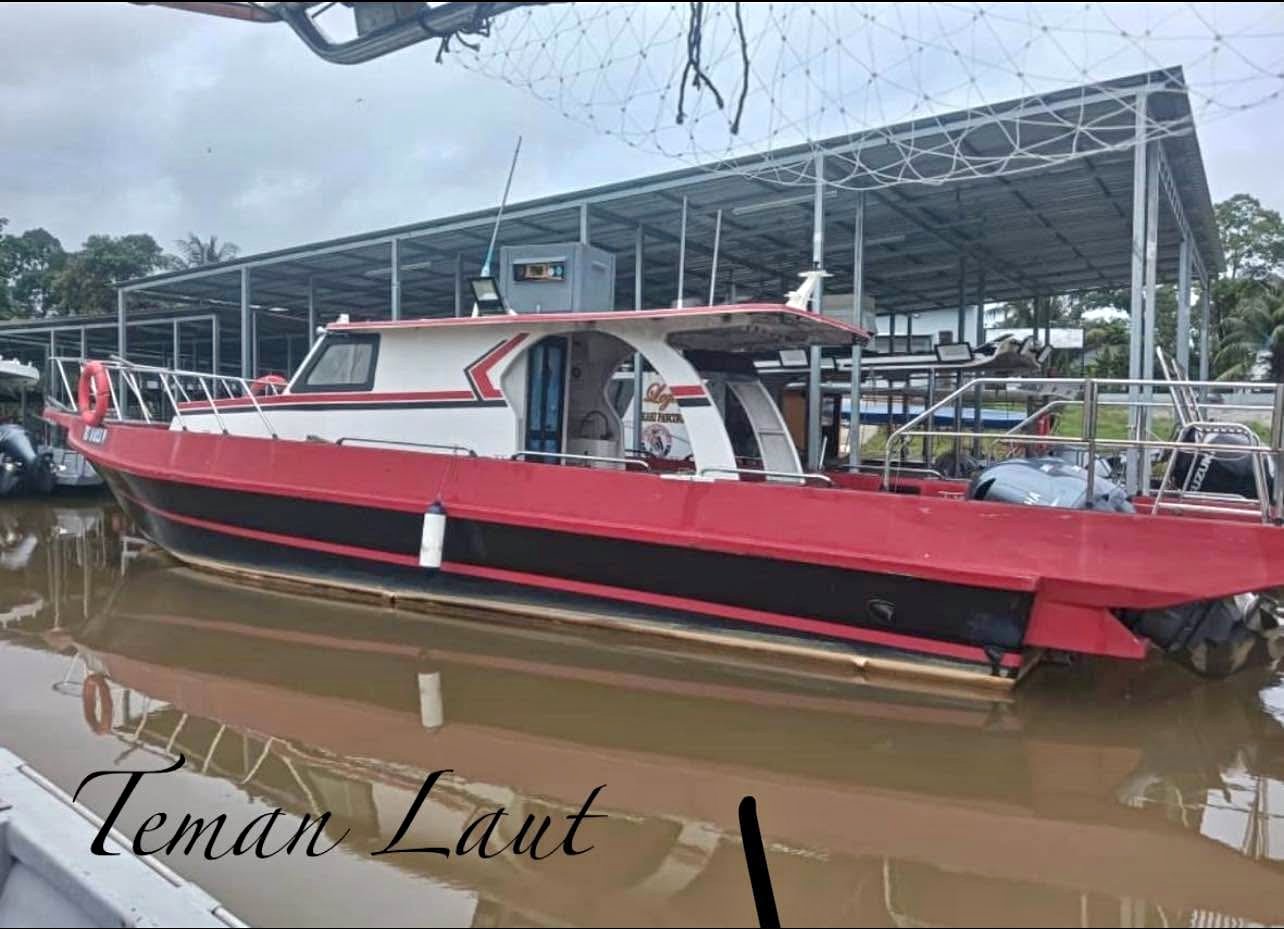 Boat Memancing 50x10Feet 300hp Twin NEGOO!!!