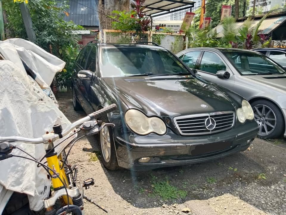 2001 Mercedes-Benz c240 shooting brake (station wagon) 5 speed (a) s203