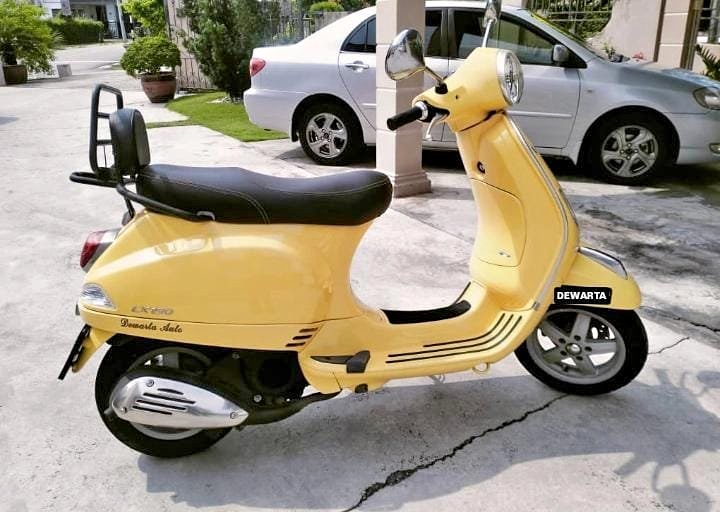 2013 MOTORCYCLE FOR SALE vespa lx 150