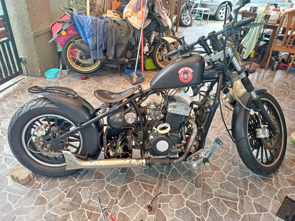 Motorcycle Mamos 350