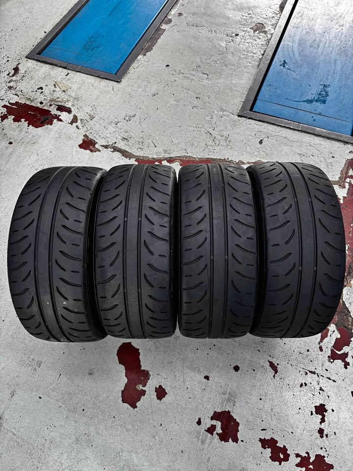 Dunlop Direzza z3 215/40R17 (4pcs) DOT 2020