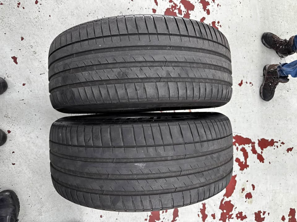 275/45R 20 Michelin pilot sport 4 suv VOL