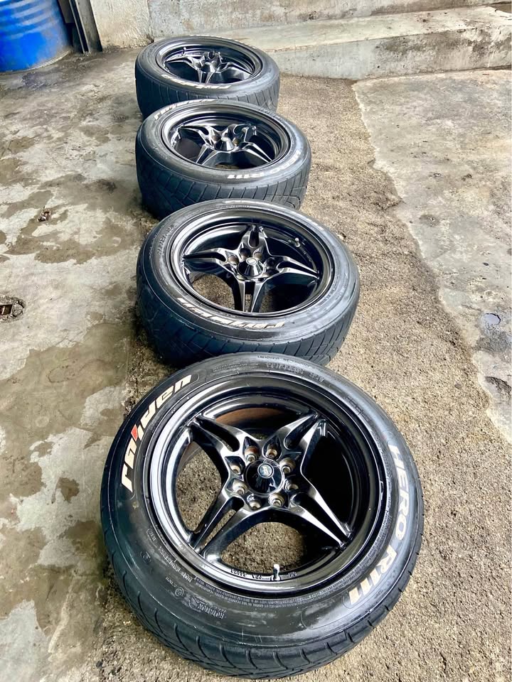 SSR TYPE X 15 inci 7JJ ET35 Tyre Semi Slick