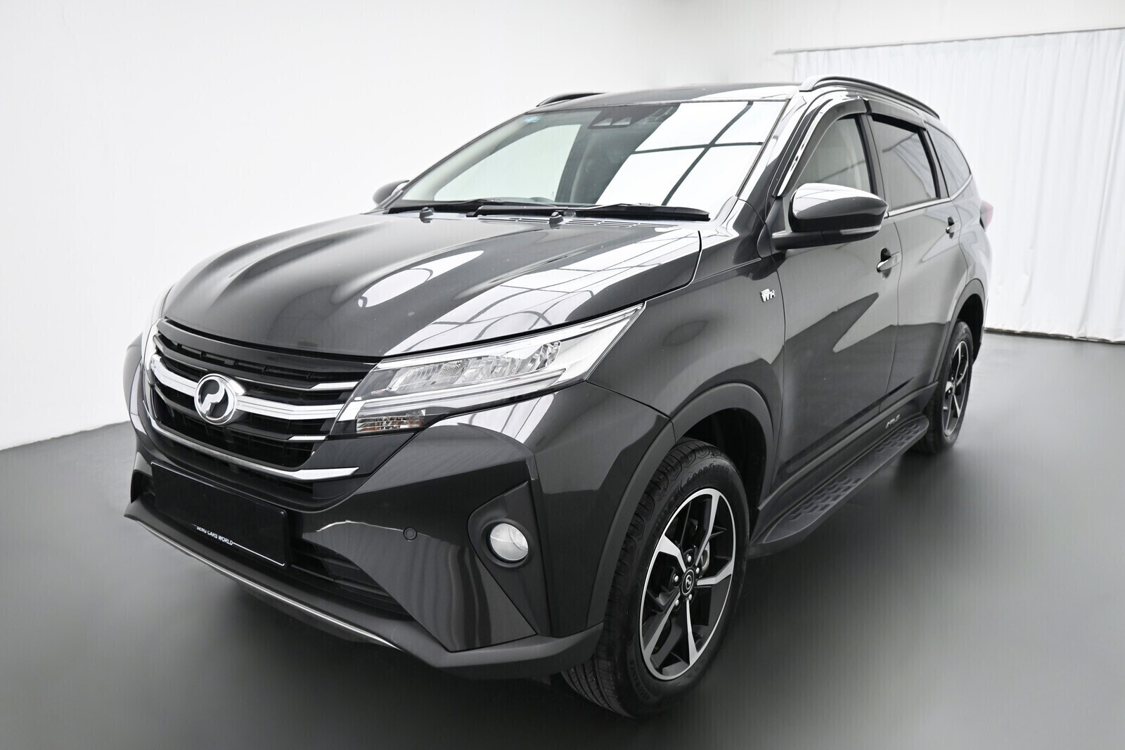 PERODUA ARUZ 1500 AV (AUTO)