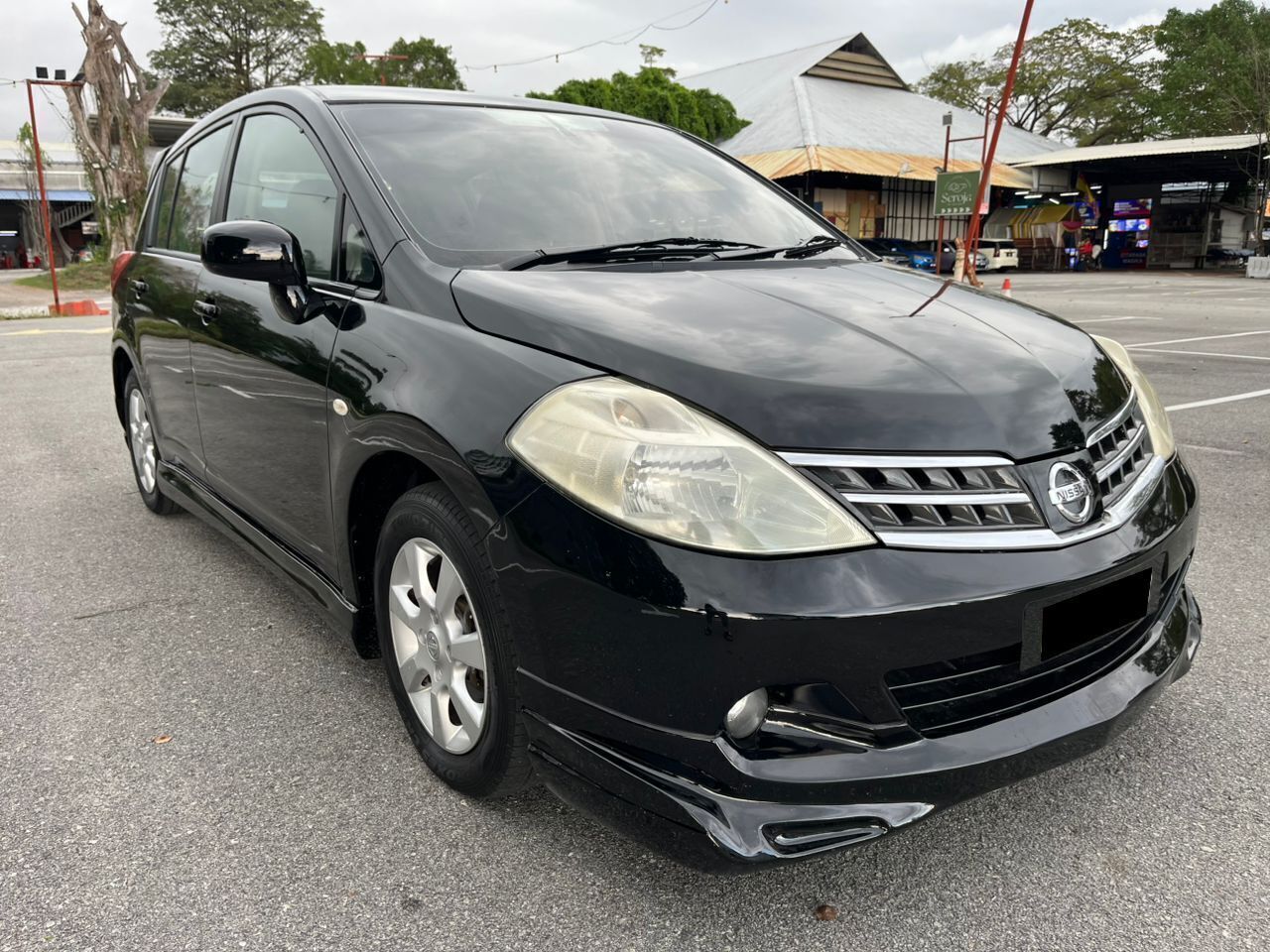 NISSAN LATIO 1.8L SPORTS ST-L A/T