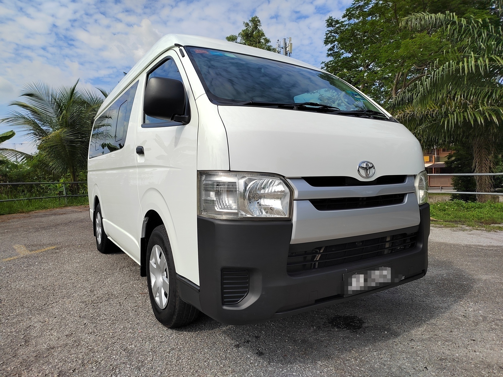 TOYOTA HIACE WINDOW VAN 2.5 (D)