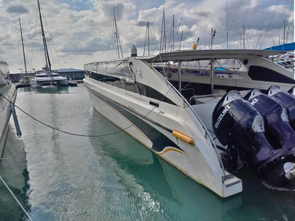 Speed boat for sell/快艇出售 length 60ft...