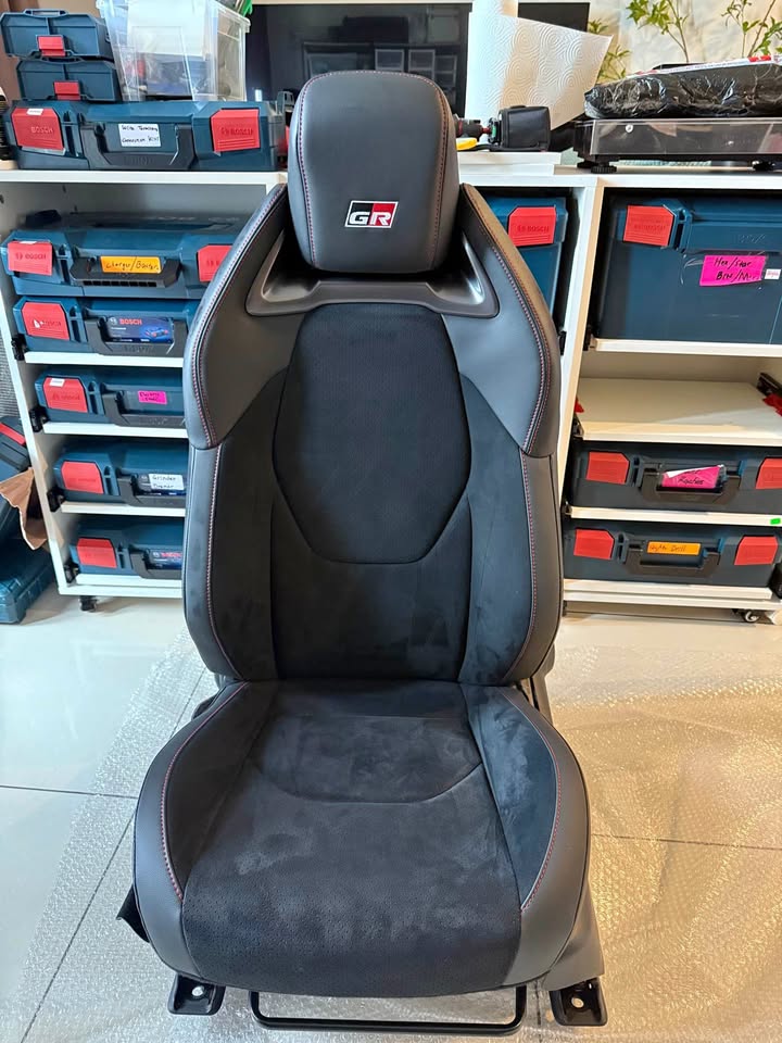 GR Yaris/Corolla Seat. Pair of L&R. Removed from new Car