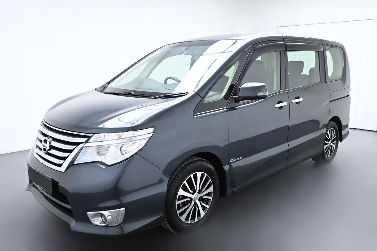 NISSAN SERENA2.0L CVT H/STAR S-HYBRID