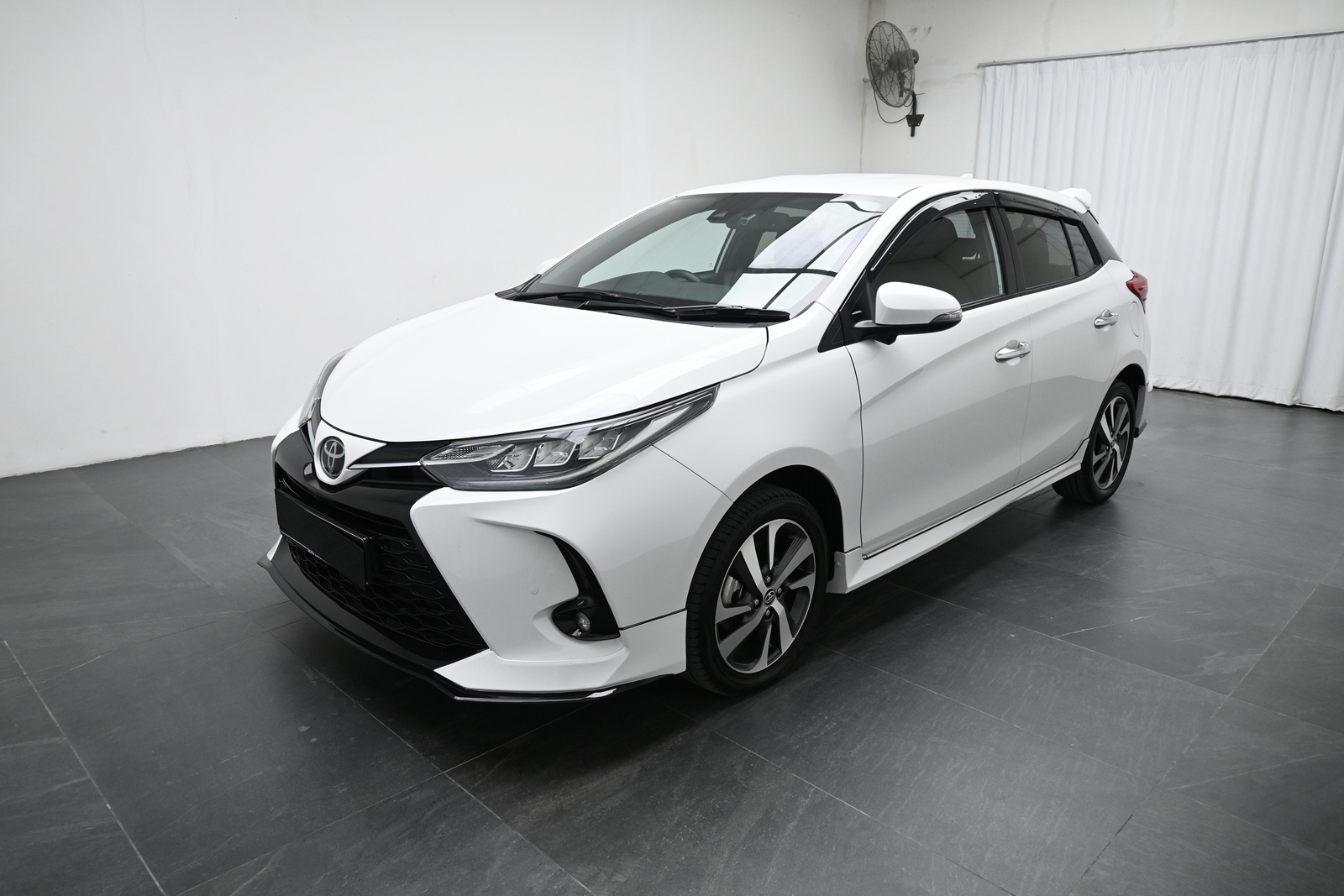 TOYOTA YARIS 1.5G A/T