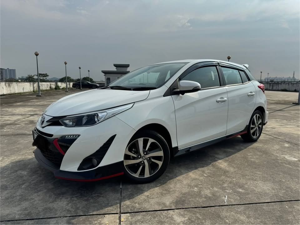 2020 Toyota   Yaris 1.5 E Hatchback 12K MILEAGE ONLY CAR KING FULL LOAN AVAILABLE