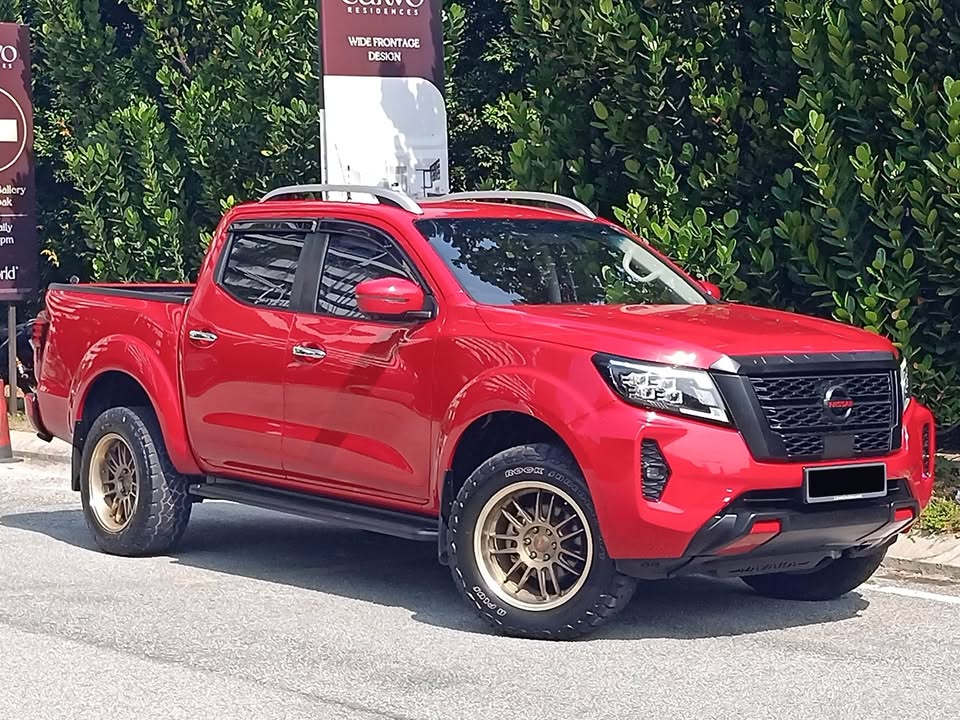 2022  NISSAN NAVARA  2.5 4x4 v...