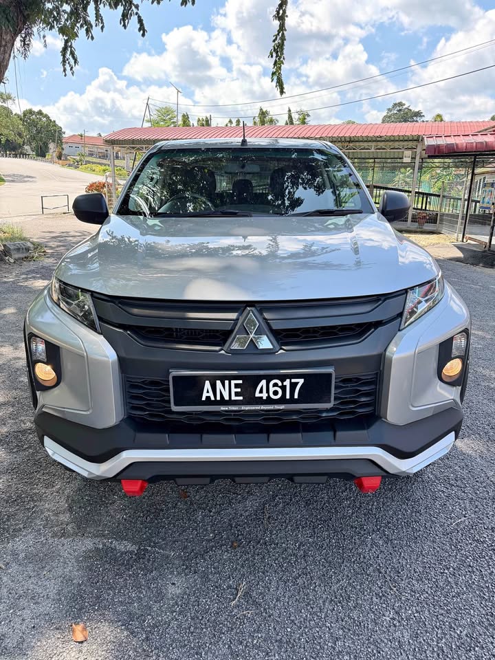MITSUBISHI TRITON 2.4 AUTO 4x4 2023
“0 MUKA” Full Loan
BossKim📲0️⃣1️⃣9️⃣6️⃣2️⃣7️⃣4️⃣7️⃣5️⃣5️⃣