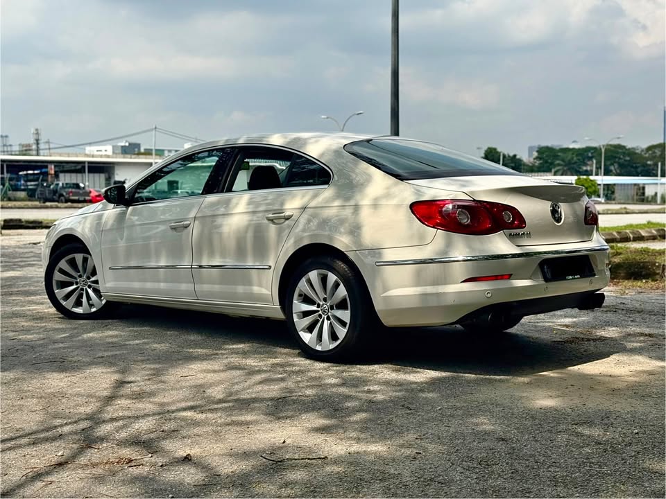 2011 Volkswagen Passat CC 2.0...