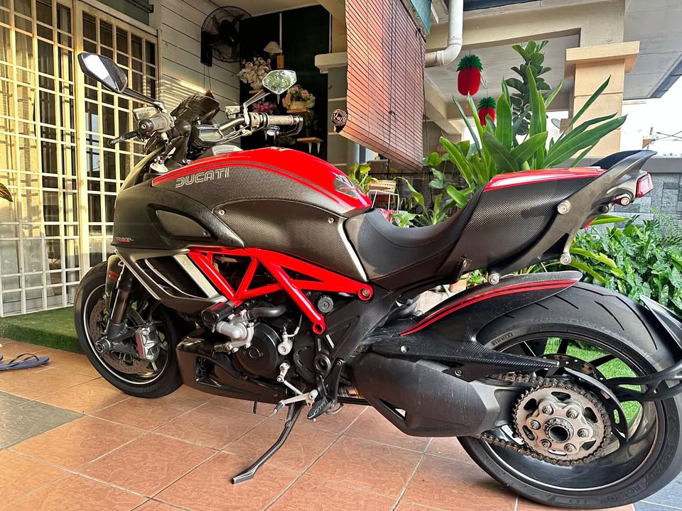 2015 Ducati diavel carbon