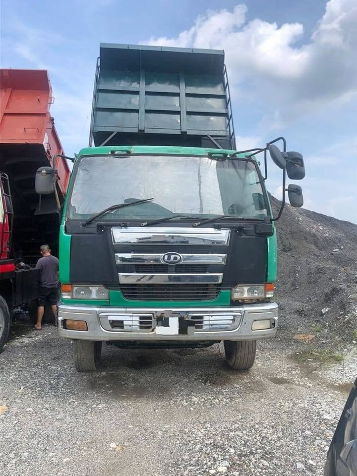 Lorry Tipper 10 Tayar for sale NISSAN GE13