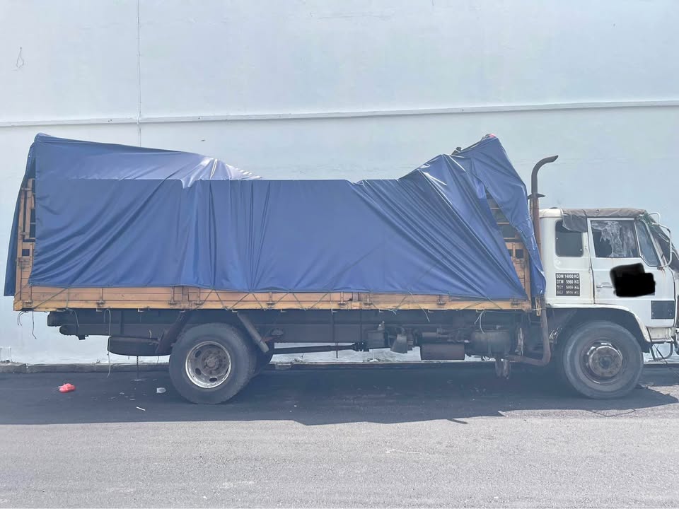 Hino lorry 8ton for sale & Scrap & Parts