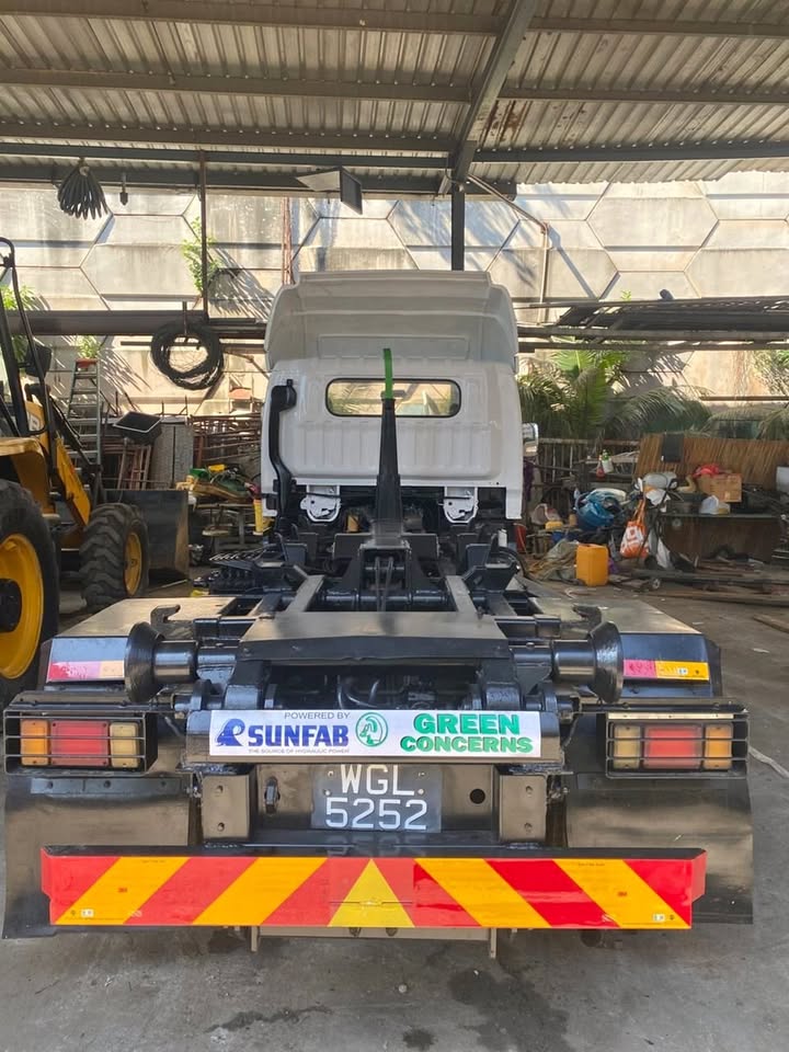 2000 LORRY UD for sale